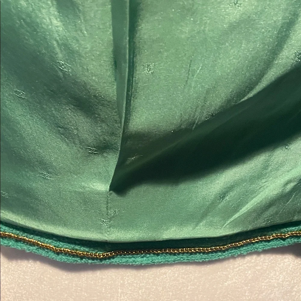 CHANEL Green Bouclé Cropped Jacket with Gold Buttons - Picture 3 of 4